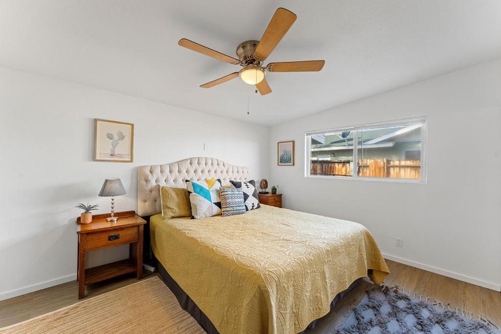 Cozy Stylish Home In The Heart Of Jt Village Joshua Tree Exterior photo